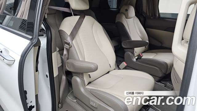 Kia Carnival 2025 — Photo 14/31
