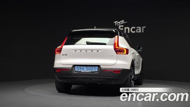 Volvo XC40 Recharge 2022 — ფოტო 9/32