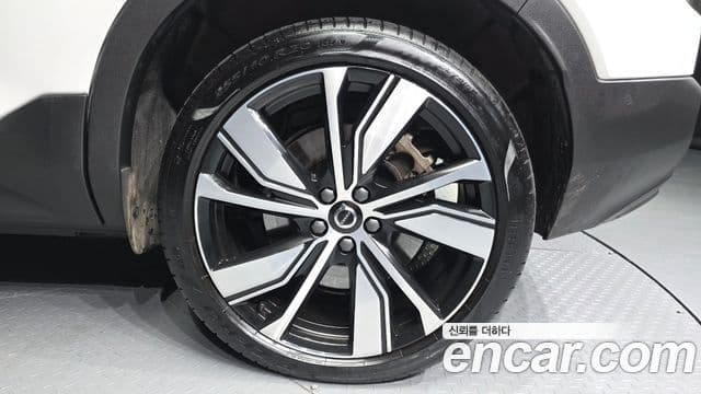 Volvo XC40 Recharge 2022 — ფოტო 32/32