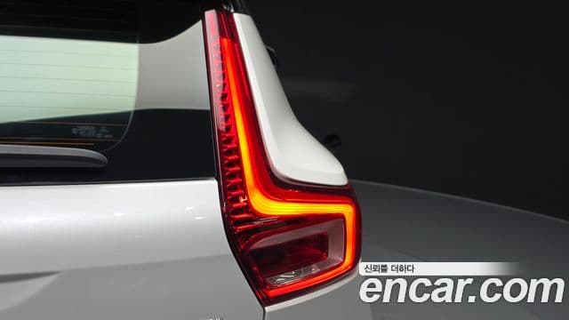 Volvo XC40 Recharge 2022 — ფოტო 26/32