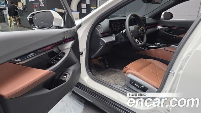 BMW 5 Series 2025 — Şəkil 10/20