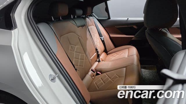 BMW 5 Series 2025 — Şəkil 11/20