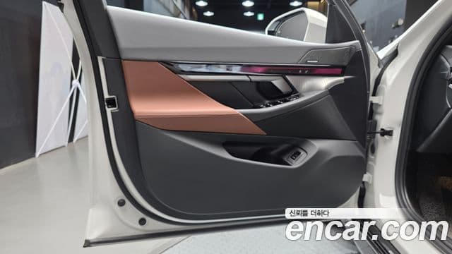 BMW 5 Series 2025 — Photo 29/32