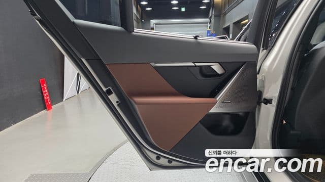 BMW 5 Series 2025 — Photo 3/32