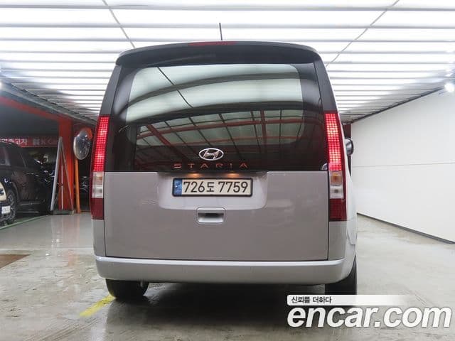 Hyundai Staria 2023 — Фото 2/20
