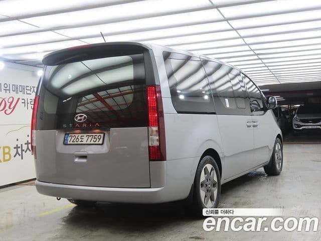 Hyundai Staria 2023 — Фото 3/20