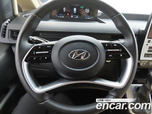 Hyundai Staria 2023 — Фото 8/20