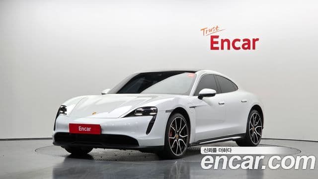 Porsche Taycan 2023 — Photo 14/20