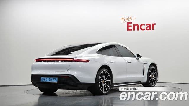 Porsche Taycan 2023 — Photo 8/20