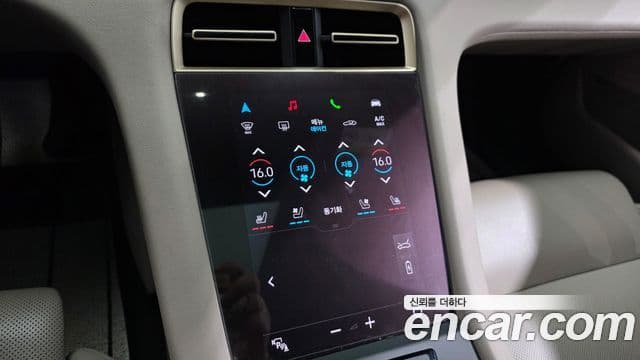 Porsche Taycan 2023 — Photo 13/20