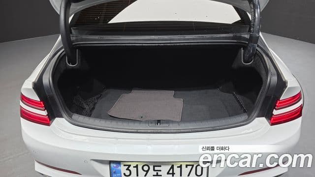 Genesis Electrified G80 2022 — ფოტო 17/20