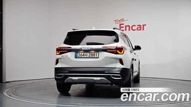 Kia Seltos 2022 — ფოტო 4/20