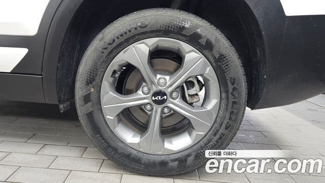 Kia Seltos 2022 — ფოტო 5/20