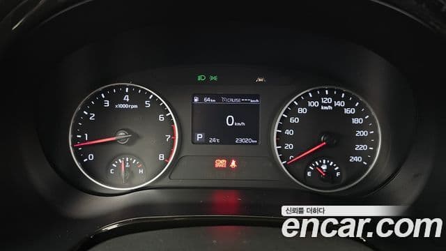 Kia Seltos 2022 — ფოტო 8/20