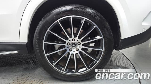 Mercedes-Benz GLE-Class 2022 — Photo 25/35