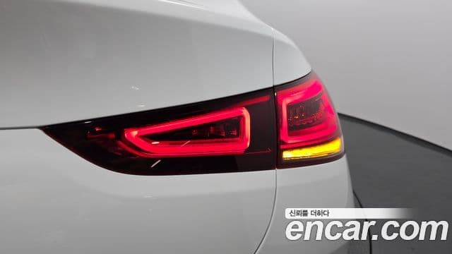 Mercedes-Benz GLE-Class 2022 — Photo 24/35