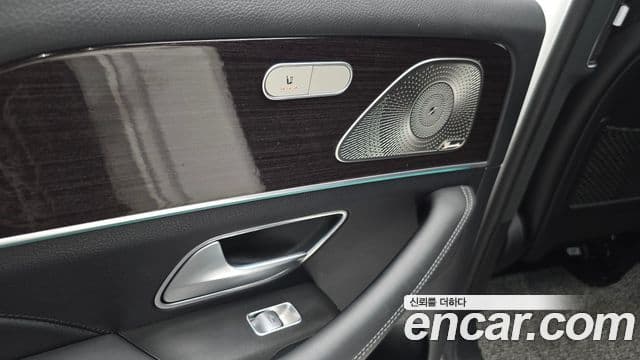 Mercedes-Benz GLE-Class 2022 — Photo 19/35