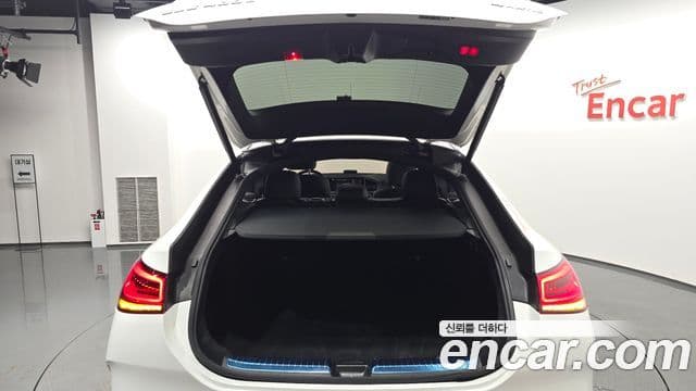 Mercedes-Benz GLE-Class 2022 — Photo 26/35
