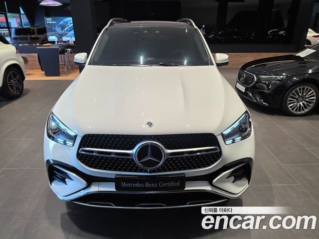 Mercedes-Benz GLE-Class 2025 — Photo 18/20