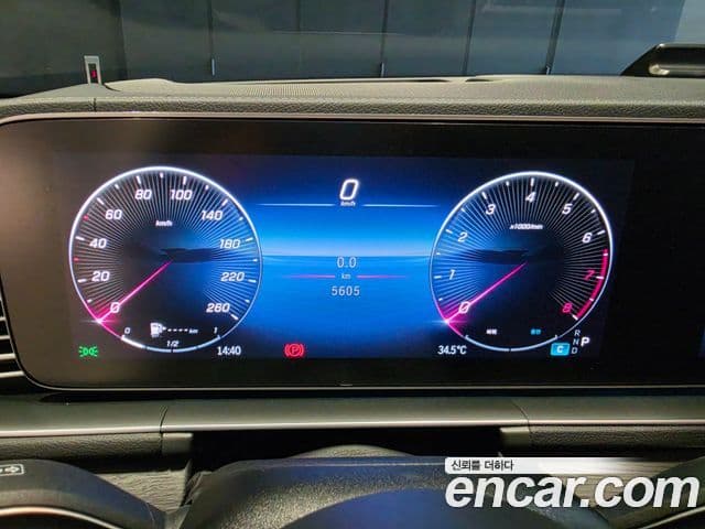 Mercedes-Benz GLE-Class 2025 — Photo 19/20