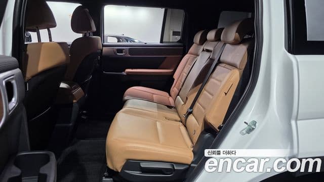 Hyundai Santa Fe 2023 — Фото 11/20