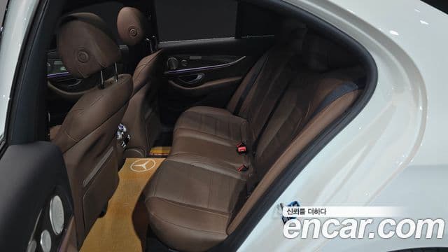 Mercedes-Benz E-Class 2021 — Şəkil 12/20