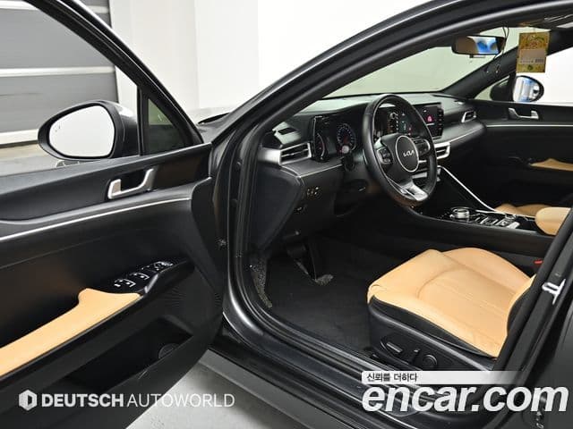 Kia K5 2022 — Şəkil 10/20