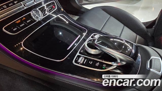 Mercedes-Benz E-Class 2020 — ფოტო 12/20
