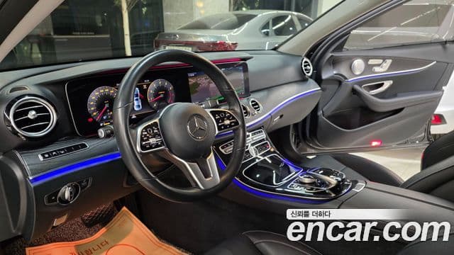 Mercedes-Benz E-Class 2020 — ფოტო 14/20
