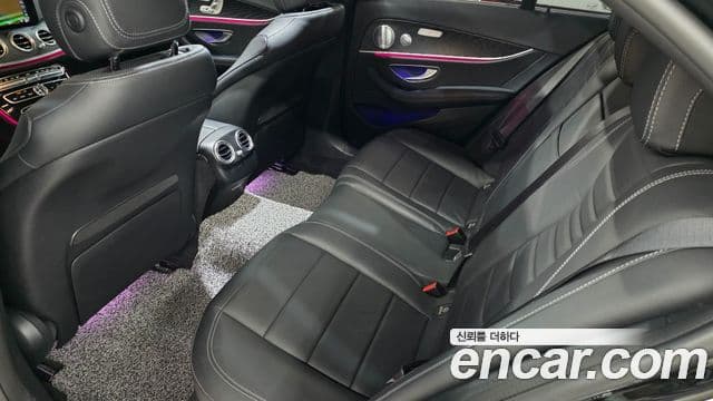 Mercedes-Benz E-Class 2020 — ფოტო 17/20