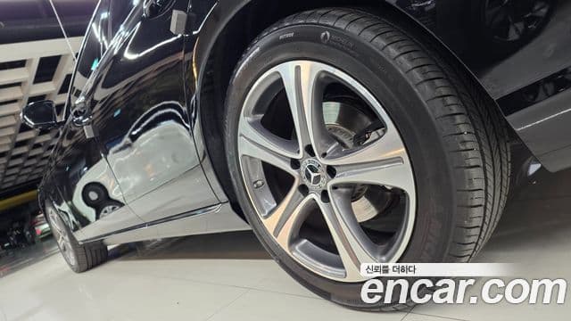Mercedes-Benz E-Class 2020 — ფოტო 20/20