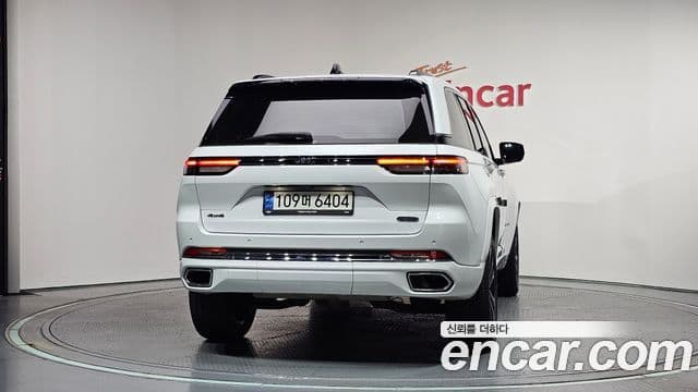 Jeep Grand Cherokee 2023 — ფოტო 4/20