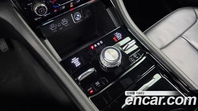 Jeep Grand Cherokee 2023 — ფოტო 9/20