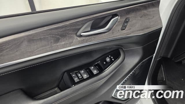Jeep Grand Cherokee 2023 — Photo 8/36