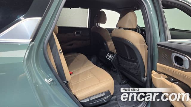 Kia Sorento 2024 — Фото 11/20