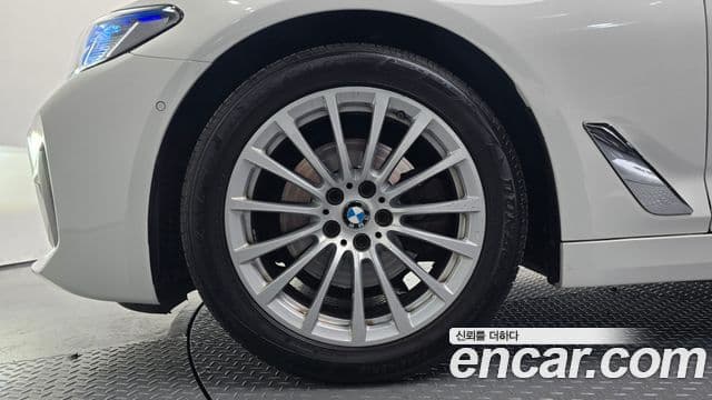 BMW 5 Series 2019 — Şəkil 5/20