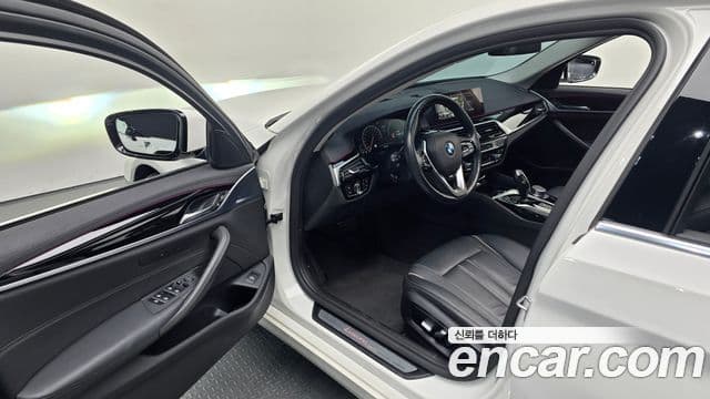 BMW 5 Series 2019 — Şəkil 11/20