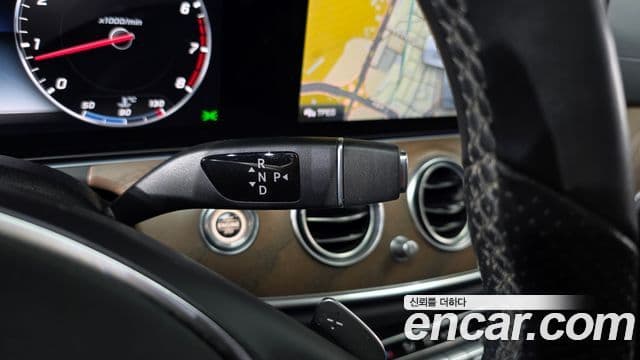 Mercedes-Benz E-Class 2018 — Şəkil 9/20