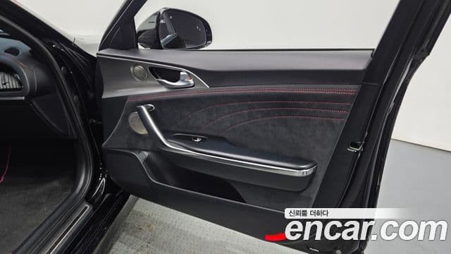 Kia Stinger Meister 2022 — Photo 15/39