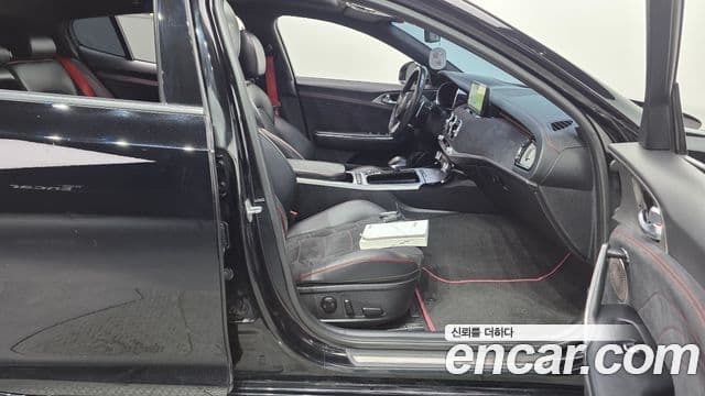 Kia Stinger Meister 2022 — Photo 26/39
