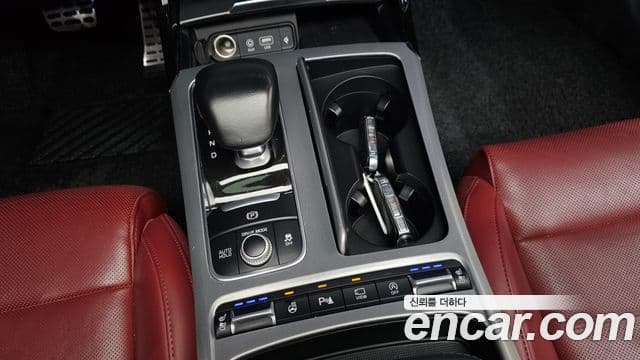 Kia Stinger 2019 — фото 9 из 20