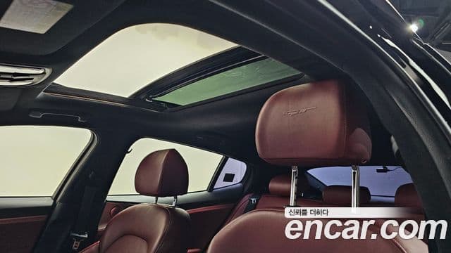 Kia Stinger 2019 — ფოტო 16/20