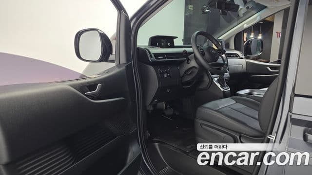 Hyundai Staria 2023 — фото 10 из 20
