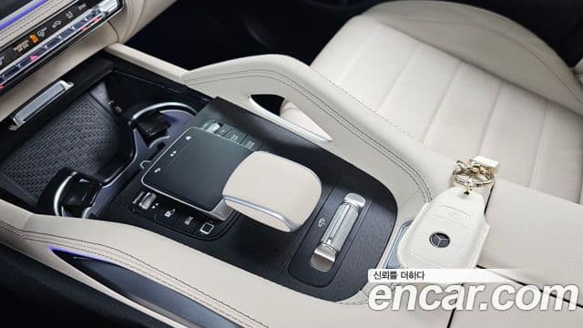 Mercedes-Benz GLE-Class 2025 — ფოტო 17/20