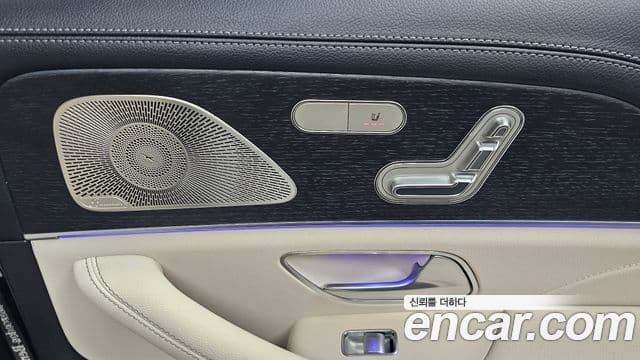 Mercedes-Benz GLE-Class 2025 — ფოტო 29/34