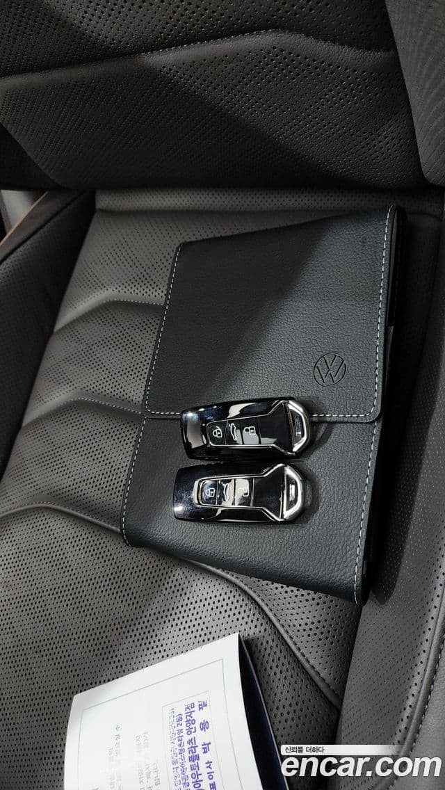 Volkswagen Touareg 2023 — ფოტო 13/20