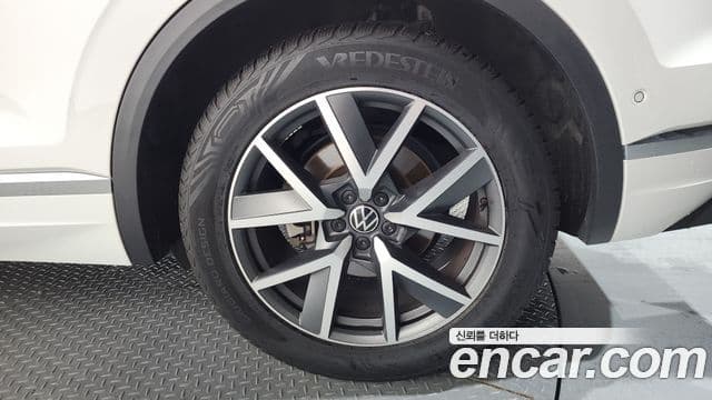 Volkswagen Touareg 2023 — Photo 6/36