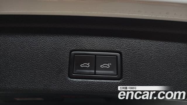 Volkswagen Touareg 2023 — Photo 29/36
