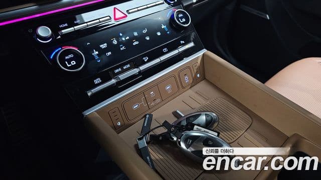 Hyundai Santa Fe 2024 — Şəkil 16/20