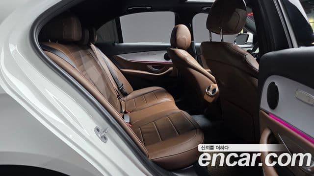 Mercedes-Benz E-Class 2020 — Şəkil 11/20